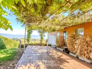 Unique Open-Plan Home with Exceptional Panorama