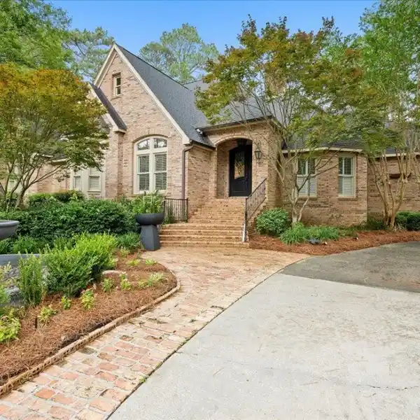 EXCEPTIONAL LUXURY LIVING IN A PREMIER COMMUNITY