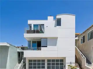 Coastal Living Steps from the Beach