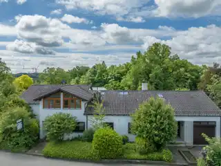 Impressive Villa on Expansive Property