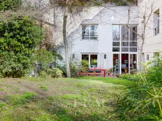 Split-Level Apartment with a Large Garden
