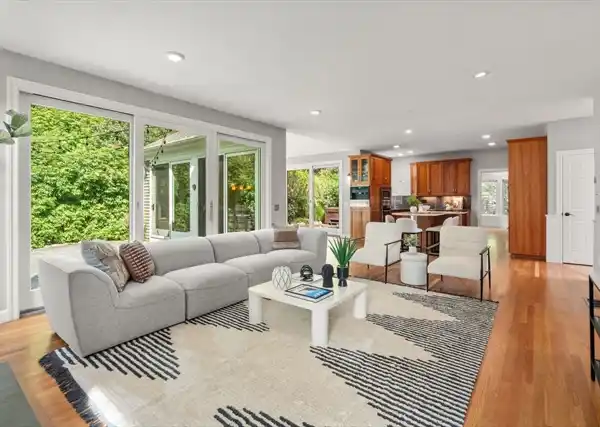 CONTEMPORARY COLONIAL WITH STUNNING CHEF’S KITCHEN