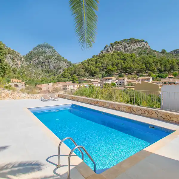 BEAUTIFUL, MODERN TOWNHOUSE WITH POOL IN CAIMARI