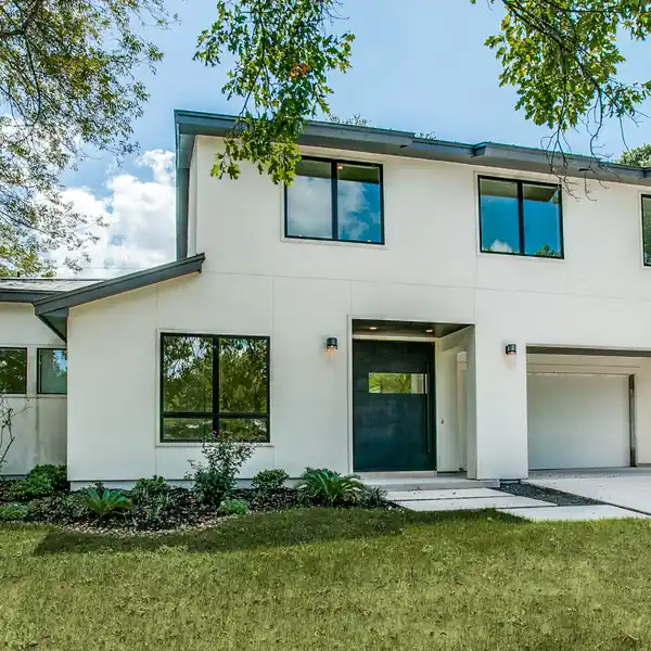 STUNNING CALIFORNIA CONTEMPORARY