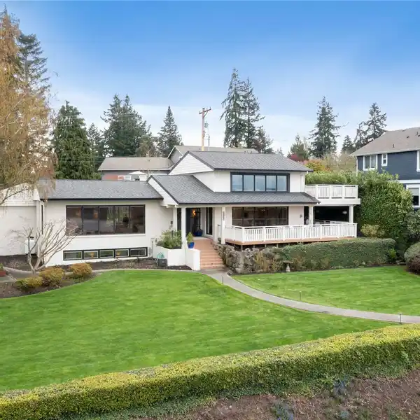 TIMELESS ELEGANCE WITH MODERN COMFORTS