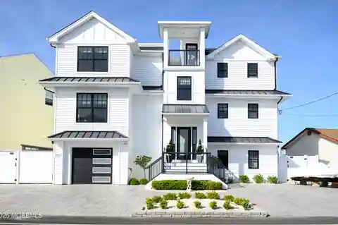 Coastal Getaway in Beach Haven West