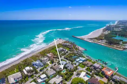 Incredible Home Opportunity in a Perfect Jupiter Community
