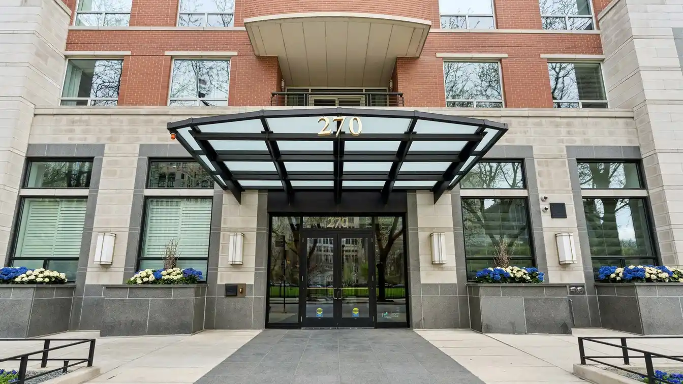 Elegant Unit in Boutique Building