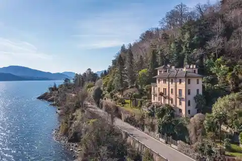 Prestigious Lakefront Period Villa