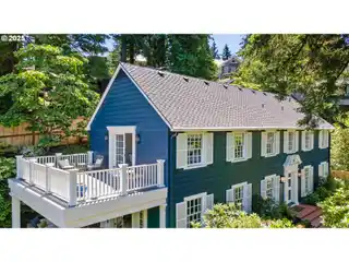 Great Location Minutes to the City