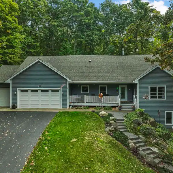 ELEGANT FOUR BEDROOM SURROUNDED BY PRIVATE NATURE PRESERVE