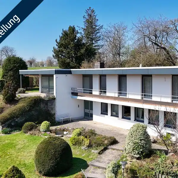 SPACIOUS BUNGALOW STYLE HOME IN QUIET YET CONVENIENT LOCATION