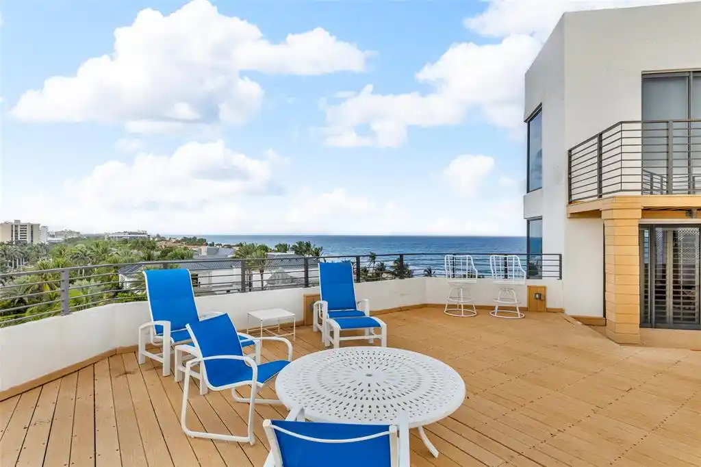 Fabulous Townhome with Views of Intracoastal and Ocean