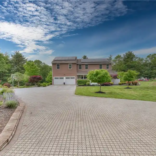 PRIVATE 5.5-ACRE OASIS WITH EVERY LUXURY
