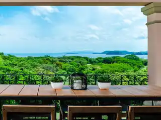 Jobo 9: Fully Remodeled and Professionally Decorated Ocean-view Penthouse
