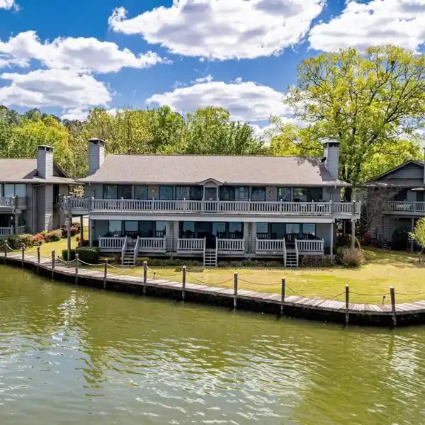 COMPLETELY REMODELED FARR SHORES CONDO