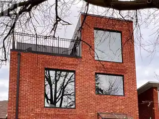 Toronto Version of a New York Industrial Soft Loft