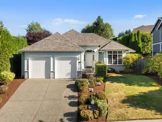 Lovely Rambler in Redhawk