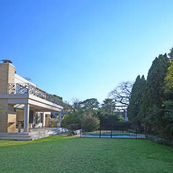 FOUR BEDROOM HOUSE FOR SALE IN HOUGHTON ESTATE