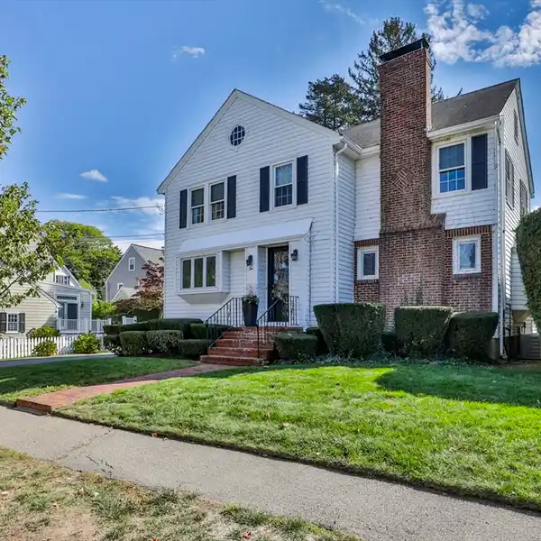 SPACIOUS COLONIAL IN PRIME PARKSIDE SETTING