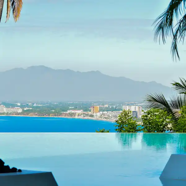 TURNKEY CITY OASIS WITH OCEAN PANORAMA