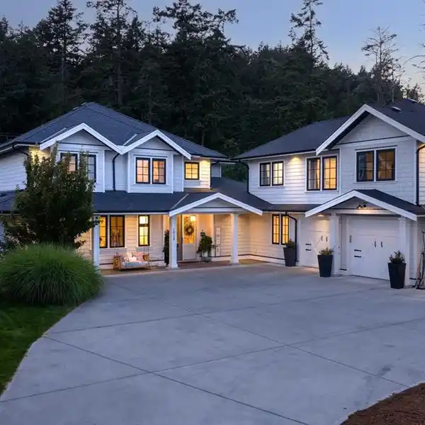 BEAUTIFUL CUSTOM HOME IN SHOAL HARBOUR ESTATES