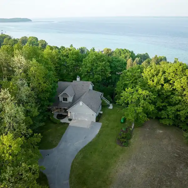 SPACIOUS HOME WITH PANORAMIC EAST BAY VIEWS