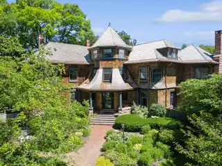 Remarkable Property in the Heart of the Village