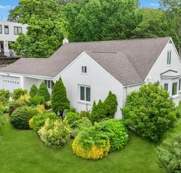 BEAUTIFUL EXPANDED RANCH IN SADDLE ROCK