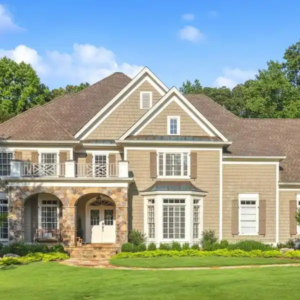 TIMELESS ELEGANCE WITH SMART HOME TECHNOLOGY