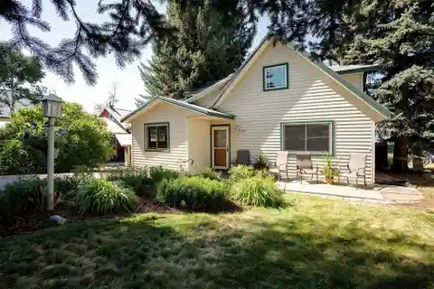 Charming Home Near Skiing and Hot Springs