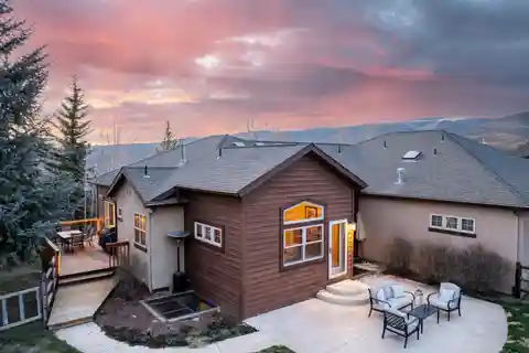 Meticulously Maintained Duplex