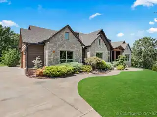 Impeccably Built Sunrise Ridge Dream Home
