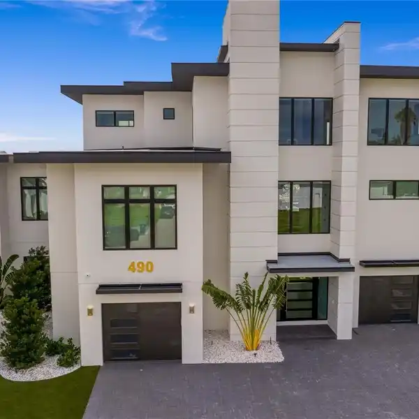 EXQUISITE HOME WITH PRIVATE DEEPWATER DOCK