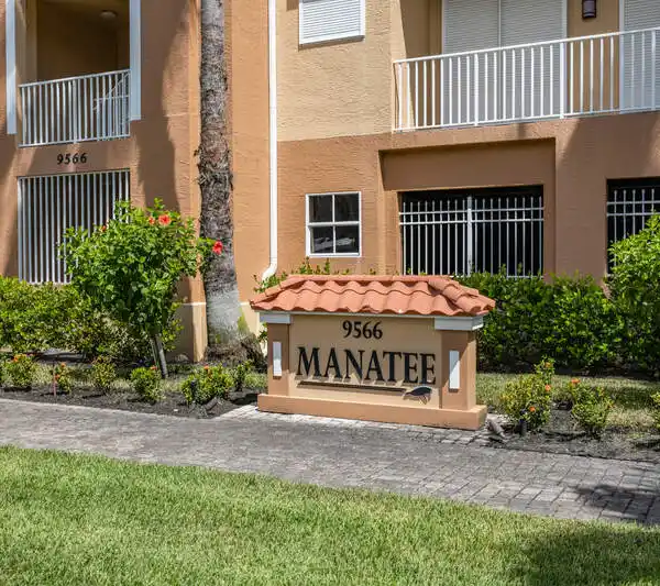 FABULOUS WATERFRONT COTTAGE