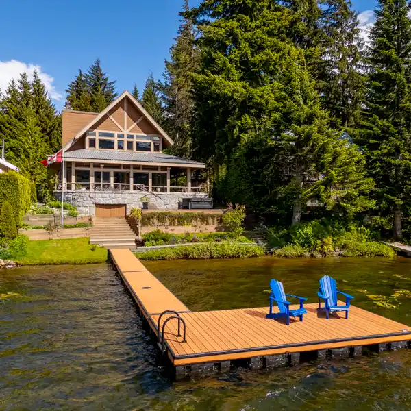 WATERFRONT RETREAT