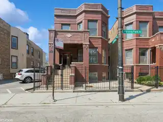 Stunningly Renovated 2-Flat in Lakeview