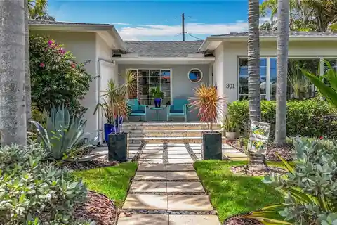 Immaculate Light-Filled Mid-Century Modern Home