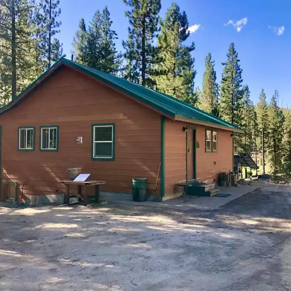 SPECTACULAR HOME ABOVE LAHONTANS GOLF COURSE