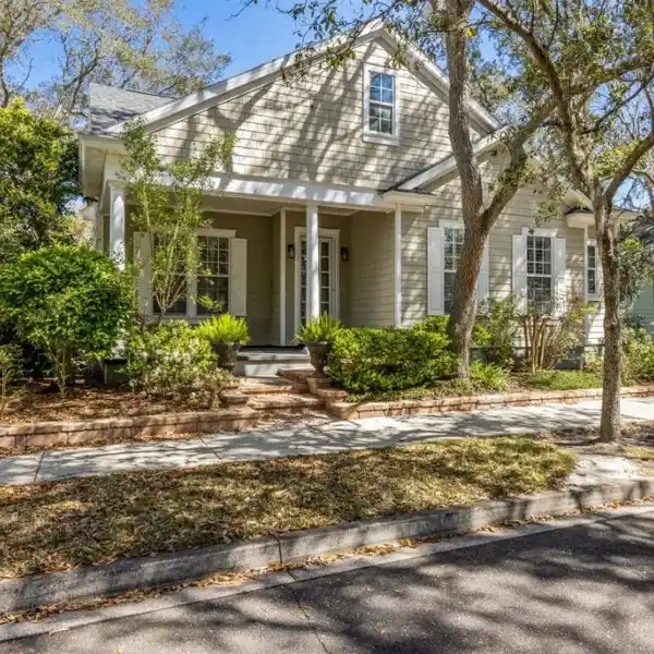 ONE-LEVEL BEAUTY IN AMELIA PARK