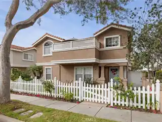 Sunny South-Facing Front-Unit Townhome