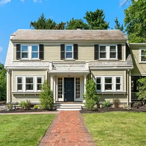 RARE GEM IN THE HEART OF LEXINGTON CENTER