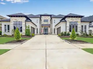 Beautiful Home in Sought-after Bridgeland