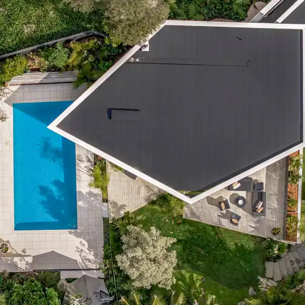 CELEBRATED ARCHITECTURE AND AN EFFORTLESS LIFESTYLE