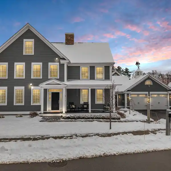 IMMACULATE COLONIAL HOME IN A FANTASTIC LOCATION
