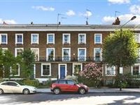 GENEROUSLY ACCOMMODATED FAMILY HOME