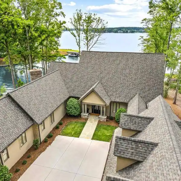 LAKEFRONT HOME WITH OUTSTANDING PANORAMIC VIEWS