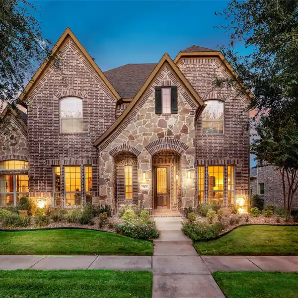 PREMIUM VILLA IN THE DESIRABLE CARILLON COMMUNITY