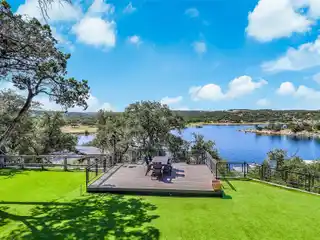 Stunning Lakeside Living