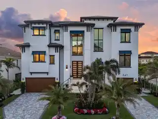 Coastal Luxury Meets Gulf Access